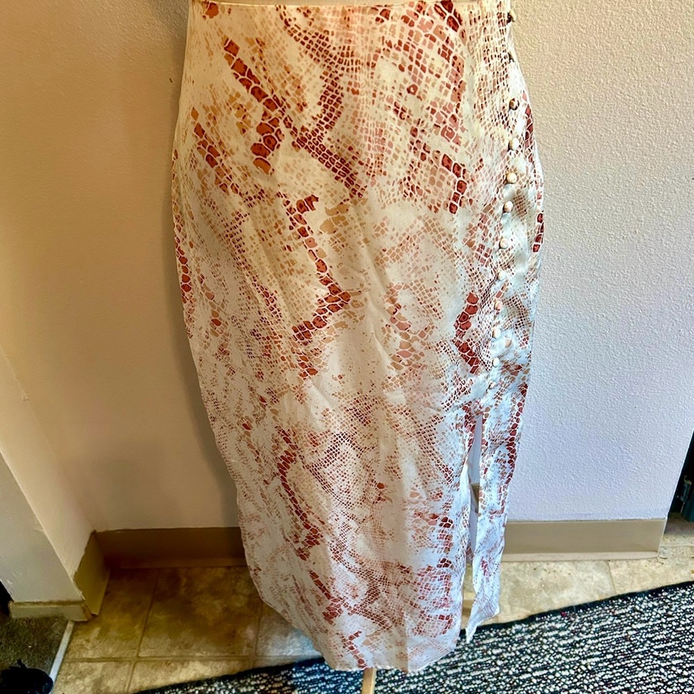 Cupcakes and cashmere skirt font slit pink snake skin print sz 8 good condition